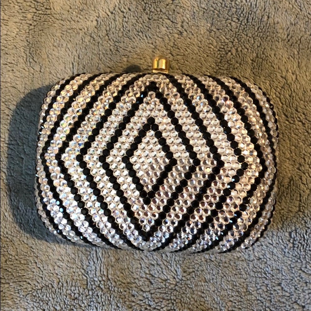 TINY CLUTCH